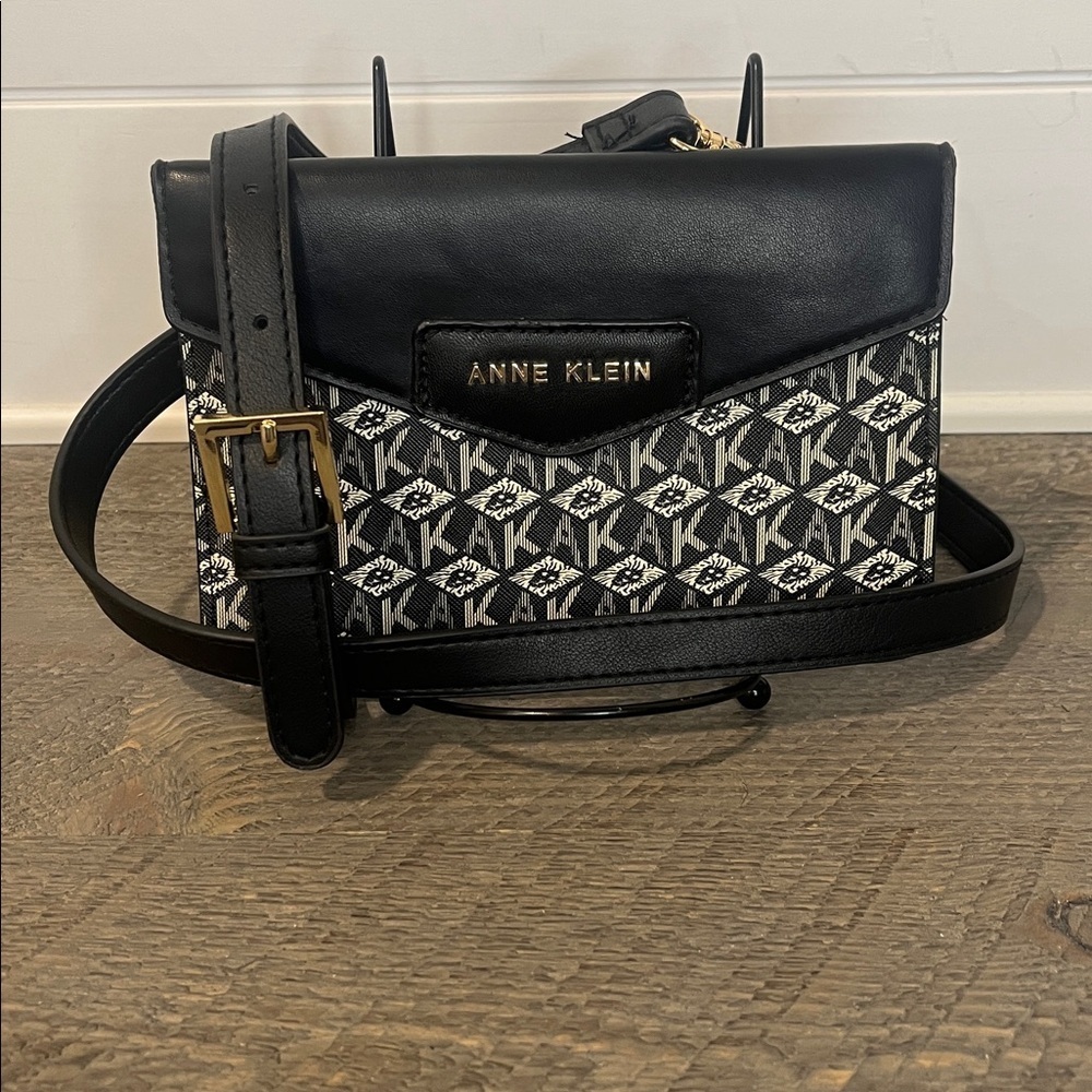 Anne Klein Monogram Black and Cream Clutch/crossbody Envelope Wallet.